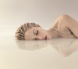 Túlfűtött videoklippel és Grammy-díjjal zárta a hetet Shakira