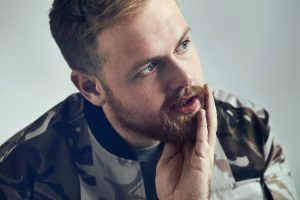 Tom Walker felkapcsolta a villanyt és a listák állandó vendége lett!