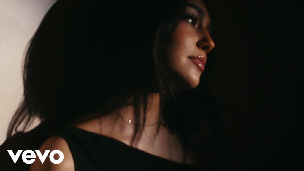 Elle Darlington - hiatus