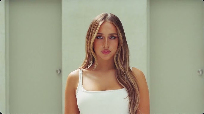 Tate McRae - Revolving door